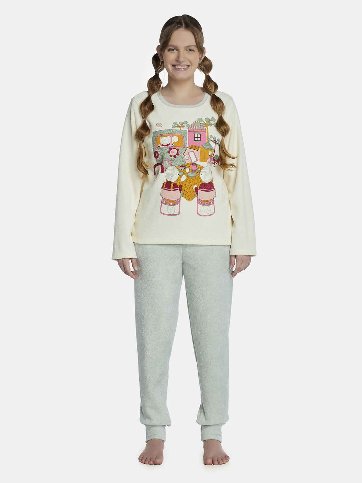 Conjunto camisete e calça em plush